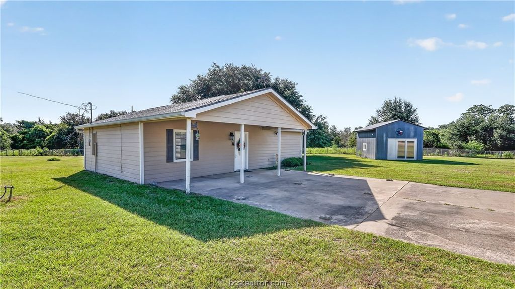 511 Lakeview, Somerville, TX 77879 — photo 2