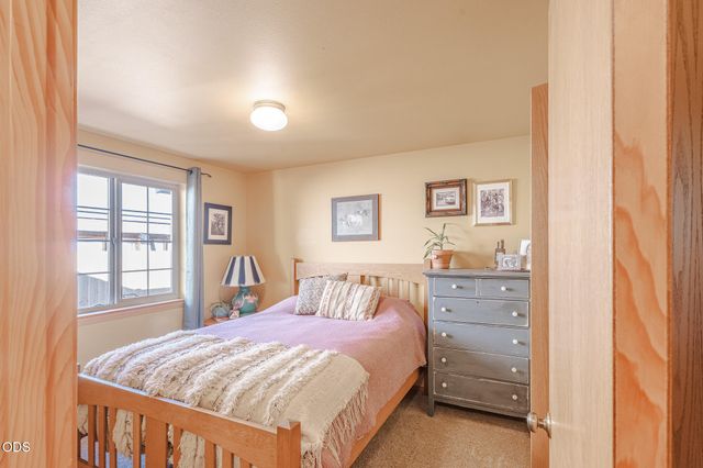 2653 NE Genet Court, Bend, OR 97701