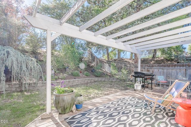 2653 NE Genet Court, Bend, OR 97701