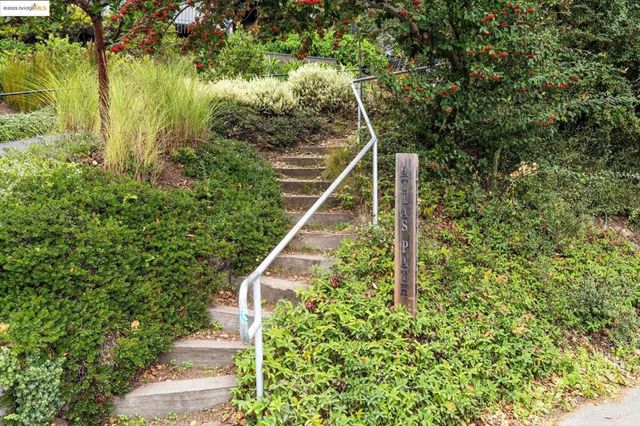 1321 Grizzly Peak Blvd, Berkeley, CA 94708