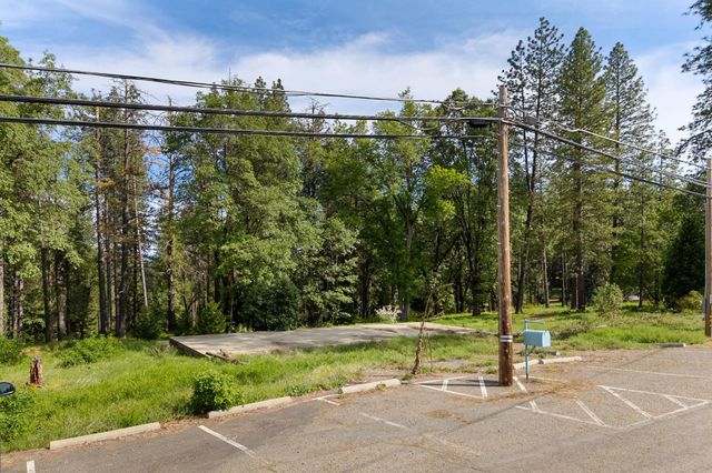 3435 Carson Rd, Camino, CA 95709