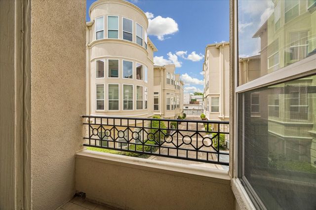 1515 Hyde Park Boulevard 32, Houston, TX 77006