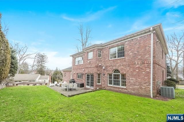 57 Merrifield Way, Cresskill, NJ 07626