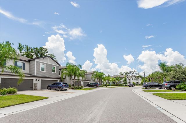 23265 WILLOW GLEN WAY, Lutz, FL 33549