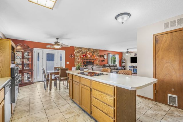 292 Golfers Lane, Galena, MO 65656