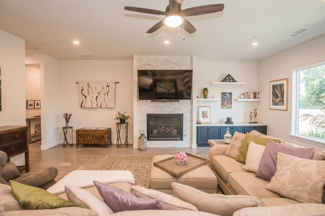 7810 Hutton Creek Ln, Fair Oaks, CA 95628