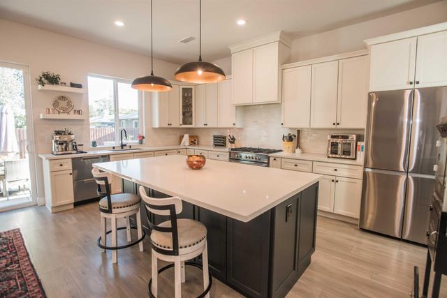 7810 Hutton Creek Ln, Fair Oaks, CA 95628
