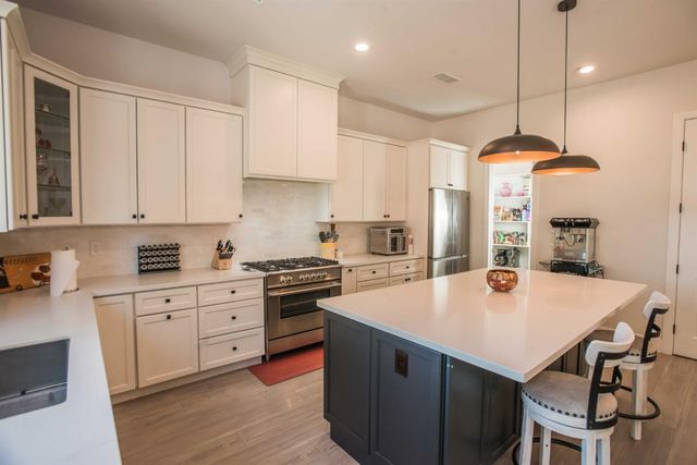 7810 Hutton Creek Ln, Fair Oaks, CA 95628