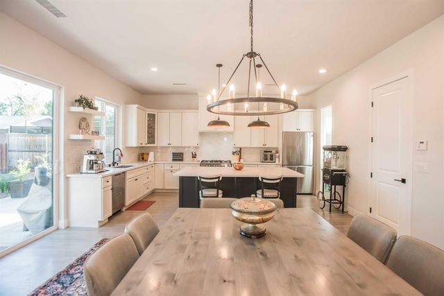 7810 Hutton Creek Ln, Fair Oaks, CA 95628