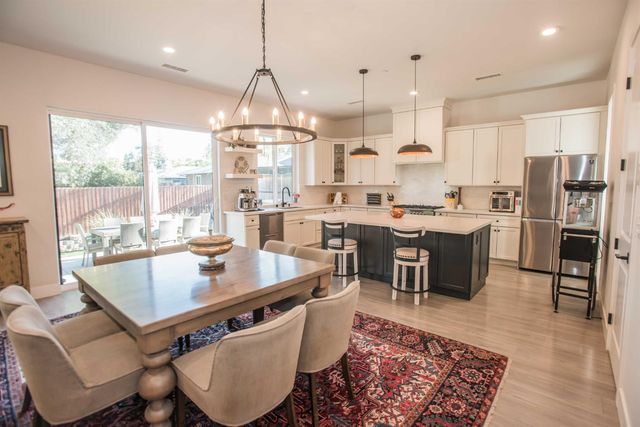 7810 Hutton Creek Ln, Fair Oaks, CA 95628