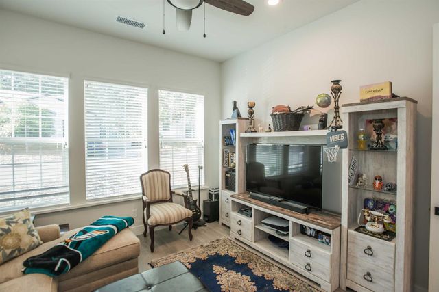 7810 Hutton Creek Ln, Fair Oaks, CA 95628