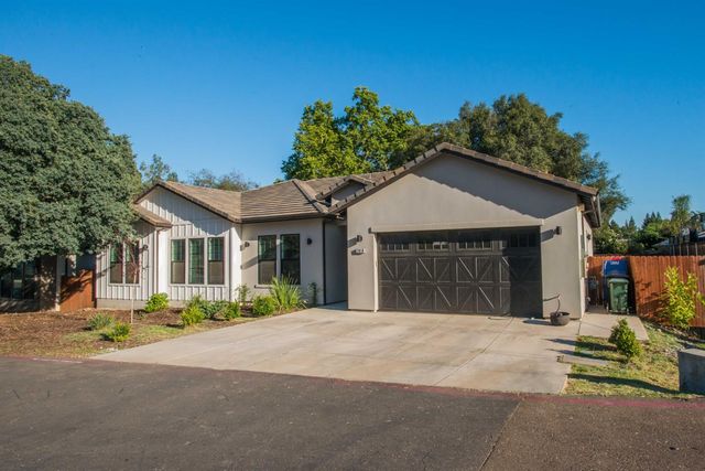 7810 Hutton Creek Ln, Fair Oaks, CA 95628