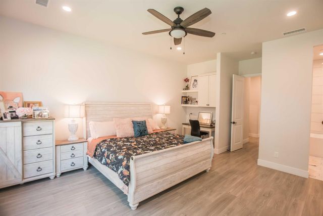 7810 Hutton Creek Ln, Fair Oaks, CA 95628