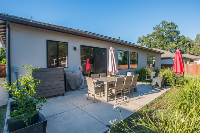 7810 Hutton Creek Ln, Fair Oaks, CA 95628