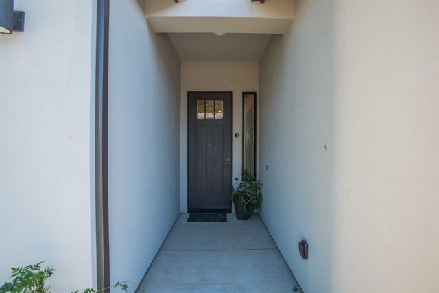 7810 Hutton Creek Ln, Fair Oaks, CA 95628