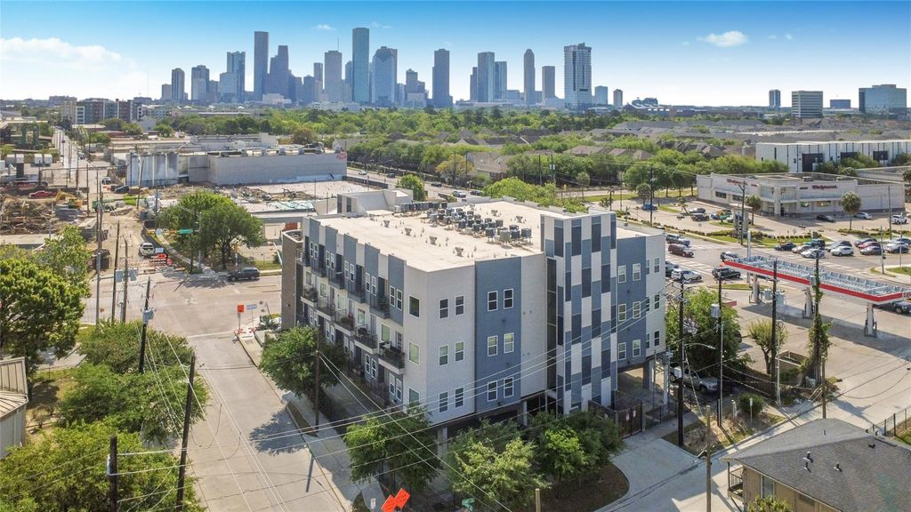 1011 Studemont Street 302, Houston, TX 77007