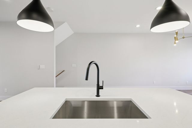 6124 Robertson Ave Apt 10, Nashville, TN 37209