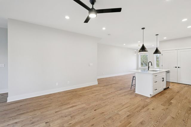 6124 Robertson Ave Apt 10, Nashville, TN 37209