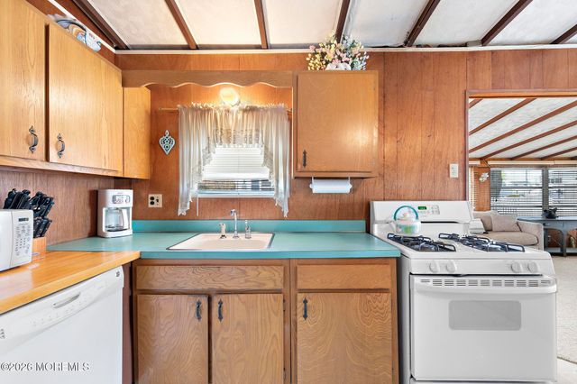 895 Beach Haven West Boulevard, Beach Haven West, NJ 08050