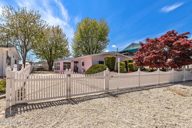 895 Beach Haven West Boulevard, Beach Haven West, NJ 08050