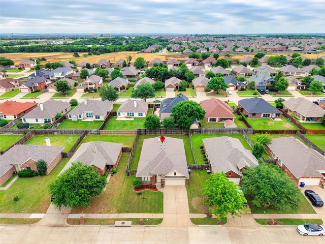 813 Cutting Horse Drive, Mansfield, TX 76063