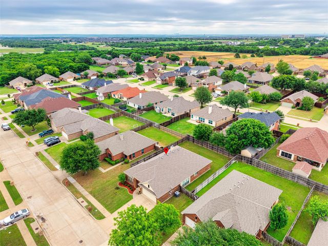 813 Cutting Horse Drive, Mansfield, TX 76063
