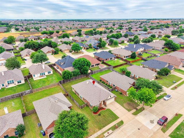 813 Cutting Horse Drive, Mansfield, TX 76063