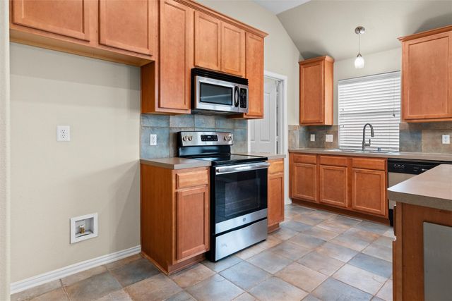813 Cutting Horse Drive, Mansfield, TX 76063