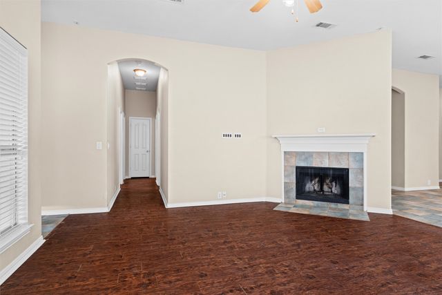 813 Cutting Horse Drive, Mansfield, TX 76063