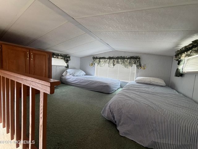 15 Avenue B, Hazlet, NJ 07734