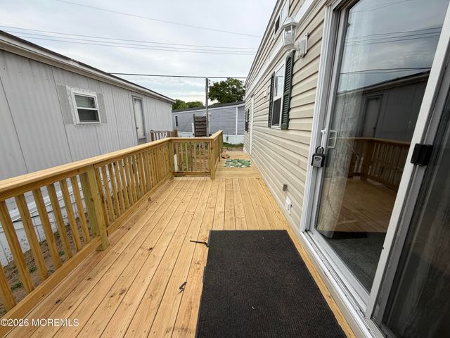 15 Avenue B, Hazlet, NJ 07734