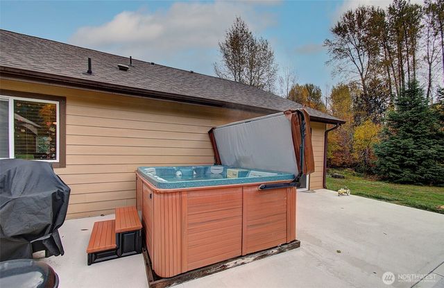 133 Lost Creek Drive, Glenoma, WA 98336