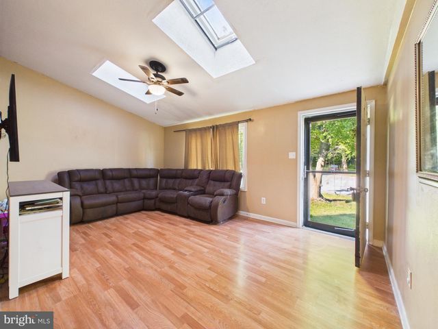 13 DEER RUN DR, Newark, DE 19702