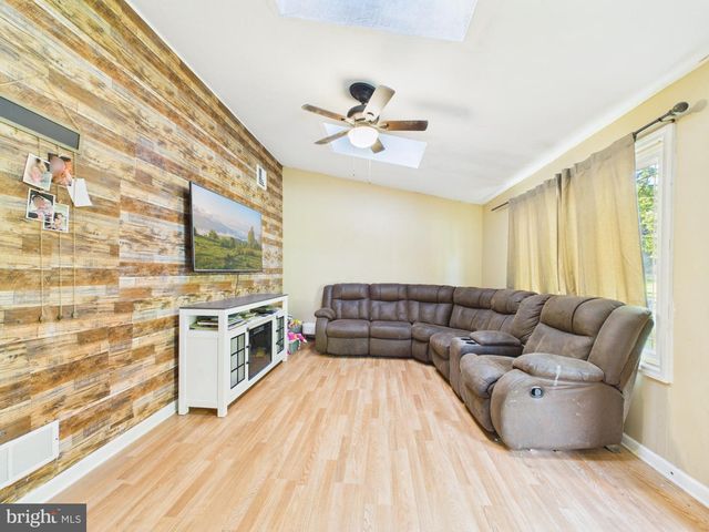 13 DEER RUN DR, Newark, DE 19702