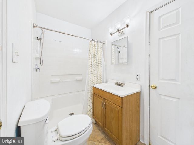 13 DEER RUN DR, Newark, DE 19702