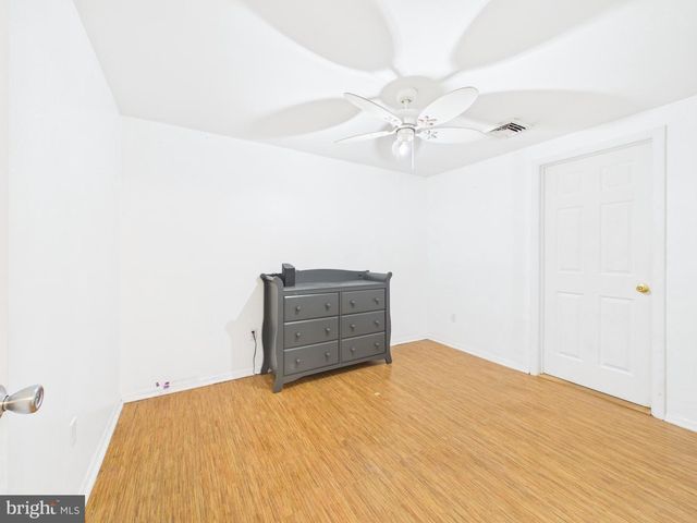 13 DEER RUN DR, Newark, DE 19702