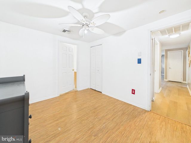13 DEER RUN DR, Newark, DE 19702