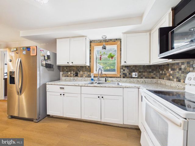 13 DEER RUN DR, Newark, DE 19702