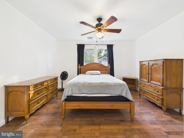 13 DEER RUN DR, Newark, DE 19702
