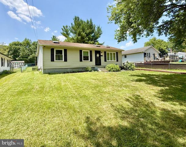 13 DEER RUN DR, Newark, DE 19702