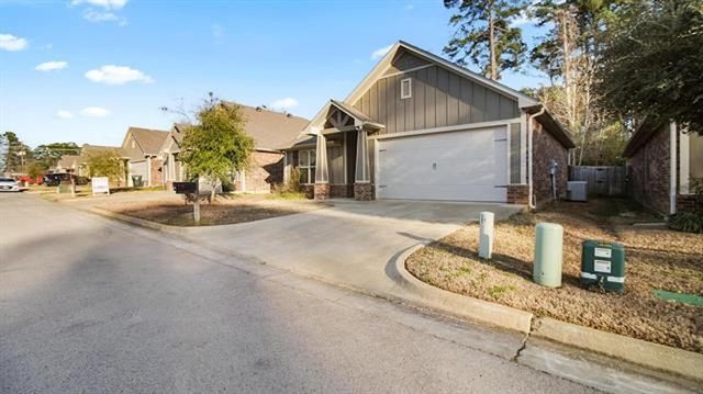 2927 Meadow Brook Trail, Tyler, TX 75701