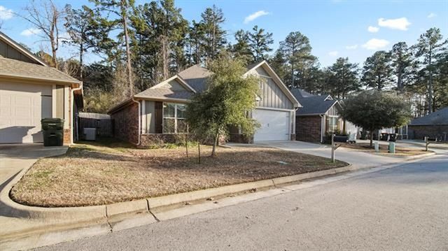 2927 Meadow Brook Trail, Tyler, TX 75701