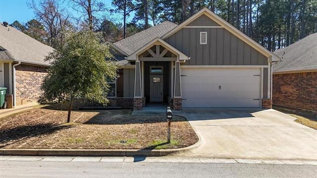 2927 Meadow Brook Trail, Tyler, TX 75701