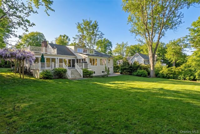 6 Luquer Road, Manhasset, NY 11030