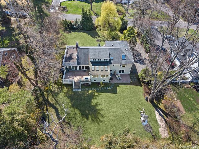 6 Luquer Road, Manhasset, NY 11030