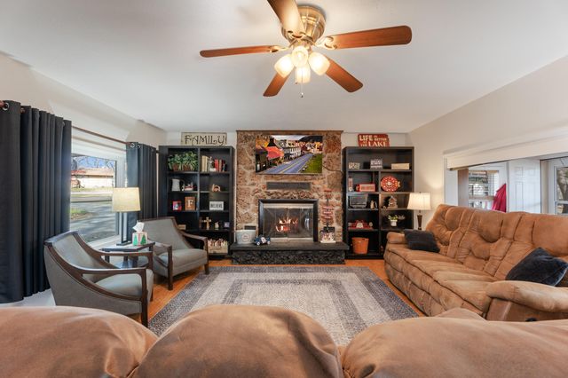 362 S Main Street, Ketchum, OK 74349