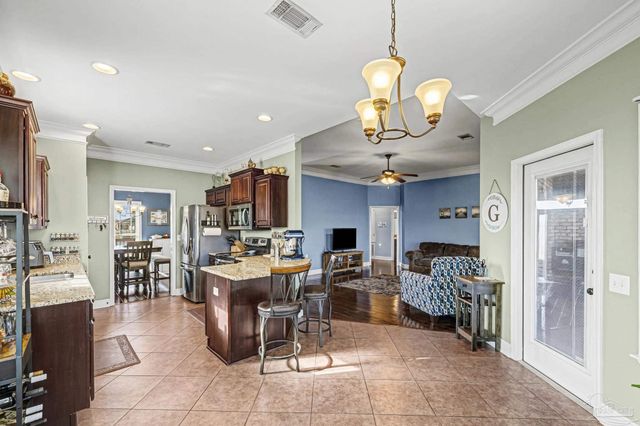 2328 Badger Cir, Cantonment, FL 32533