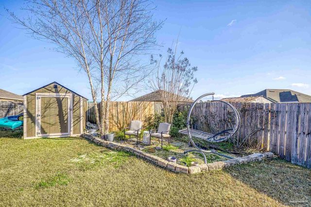 2328 Badger Cir, Cantonment, FL 32533