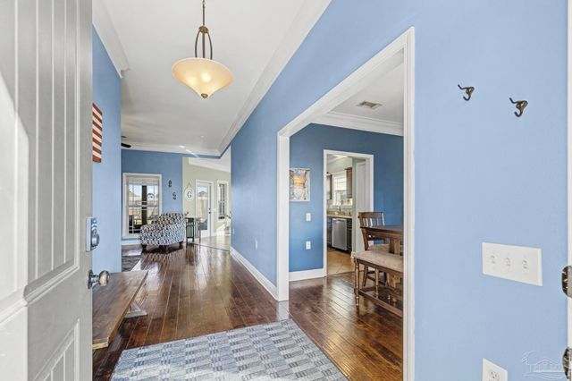 2328 Badger Cir, Cantonment, FL 32533