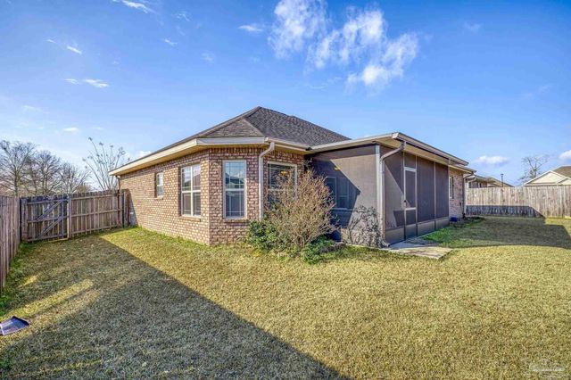 2328 Badger Cir, Cantonment, FL 32533